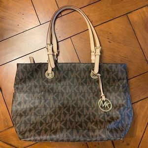 Michael Kors Signature Jet Set Tote
